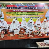 Ikuti Doa Bersama, Ketua DWP Kanwil Kemenag Bengkulu: Jadikan Moment Ini Sebagai Bahan Refleksi Diri