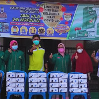 KUA Kecamatan Gading Cempaka Berbagi Masker