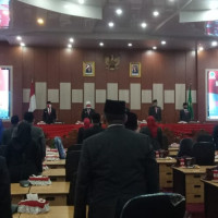 Kepala Kemenag Kota Hadiri Paripurna DPRD