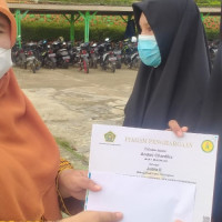 Kepala MAN 1 Mukomuko Berikan Reward Kepada Juara KSM dan KSN