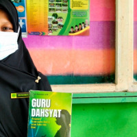 Lama Dinanti, Buku "Guru Dahsyat" Karya Guru MTsN 2 Mukomuko Akhirnya Terbit