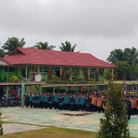 Peringati Hari Pahlawan, MAN 1 Mukomuko Laksanakan Upacara Bendera