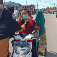 PMR MAN 1 Mukomuko Peringati Hari Kesehatan Nasional Dengan Berbagi Alat Protokol Kesehatan