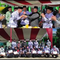 Pemotongan Tumpeng dan Penyerahan Piagam Penghargaan Bagi Guru Berdedikasi Kemenag BS’   