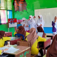 Siswa SMK Kesehatan Genus Sosialisasi di MTsN 2 Mukomuko