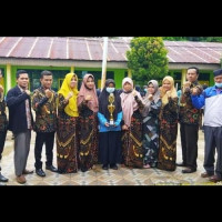 Siswi MTs N 2 Lebong, Juara 1 Lomba Pidato 2 Bahasa Inggris- Indonesia