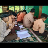 Bentuk Karakter Siswa/I, MTsN 2 Lebong Salat Dhuha Berjamaah