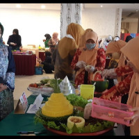 Lomba Kreasi Nasi Tumpeng, Ketua DWP : Tumbuhkan Kreativitas Untuk Menjadi Mandiri