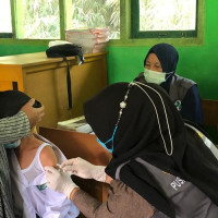 Cegah Penyebaran Virus Covid, MIN 1 Laksanakan Vaksinasi