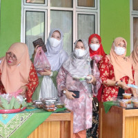 Peminat Antusias, DWP Kemenag  Bengkulu Tutup Orderan