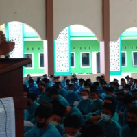 Bentuk Akhlakul Karimah, MTsN 1 Kota Bengkulu Adakan Kultum Jumat   