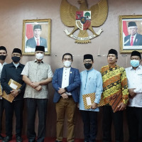 Drs. Samiri Terpilih Imam Masjid Agung Baitul Makmur, Nopian : Semoga Amanah