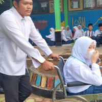 Meski Kondisi Sakit,Siswa MTsN 2 Mukomuko Tetap Semangat Ikuti UMBK