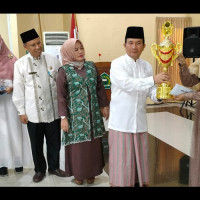 MA Mambaul Ulum dan MTsN 1 Kota, Raih Juara Pertama Lomba Senandung Asmaul Husna