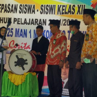 Wakil Bupati Mukomuko Hadiri Pelepasan Siswa Kls XII dan HUT Ke-25 MAN 1 Mukomuko