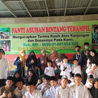 Siswa MTsN 1 Berbagi