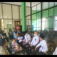 KUA Kec. Pondok Kelapa Salurkan Bantuan Pemberdayaan Ekonomi Umat