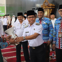 Dilepas Bupati, 43 CJH Diminta Doakan Kab. Lebong Maju dan Makmur