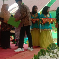 Kasi Pendmad Kemenag Bengkulu Utara Menghadiri Pelepasan Siswa Siswi MTsN 2 Bengkulu Utara