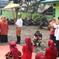 Kunjungi Kemenag Lebong, Kakanwil Bengkulu Disambut Tarian Penghormatan