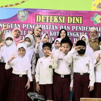 MIN 2 Kota Bengkulu Gandeng Dinkesprov dan Puskesmas Telaga Dewa Deteksi Dini Indera Penglihatan dan Pendengaran Siswa