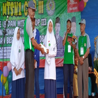 Pembagian Zakat Profesi Guru dan TU Untuk Siswa Siswi MTsN 2 Kota Bengkulu