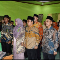 Kakan Kemenag Kota Bengkulu Lantik 8 Pejabat