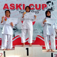 Ikuti Kejuaraan Karate ASKI CUP 2023, Empat Pelajar MTsN 1 Kota Bengkulu Raih Emas dan Perunggu